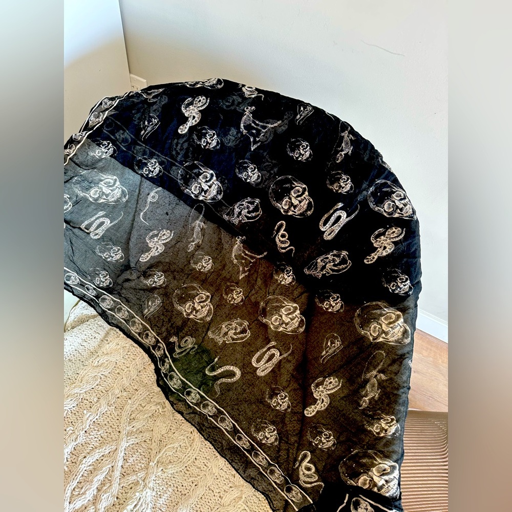 Alexander McQueen Scarf/Shawl Skull